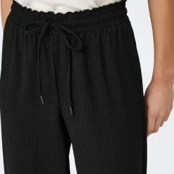 Dame vide ben bukser Sort